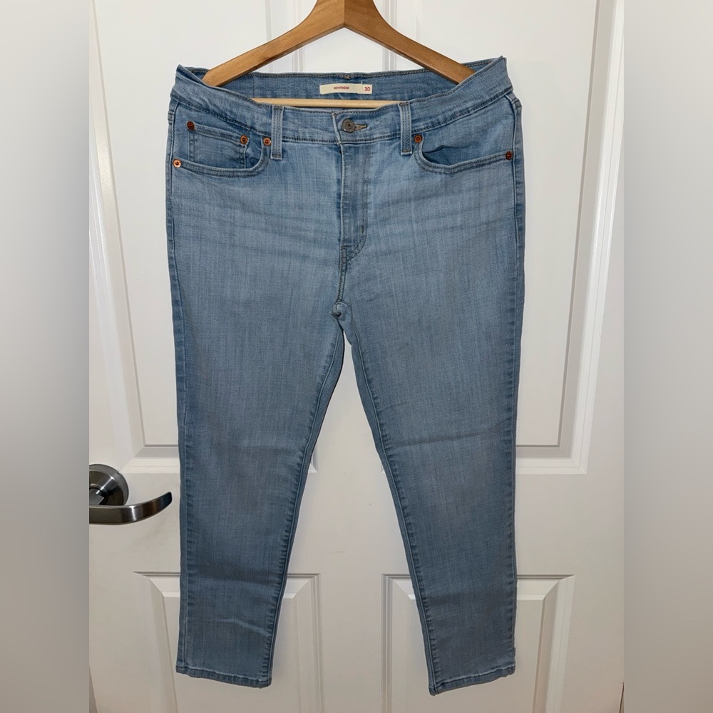 Levi's Light Wash Boyfriend Jeans